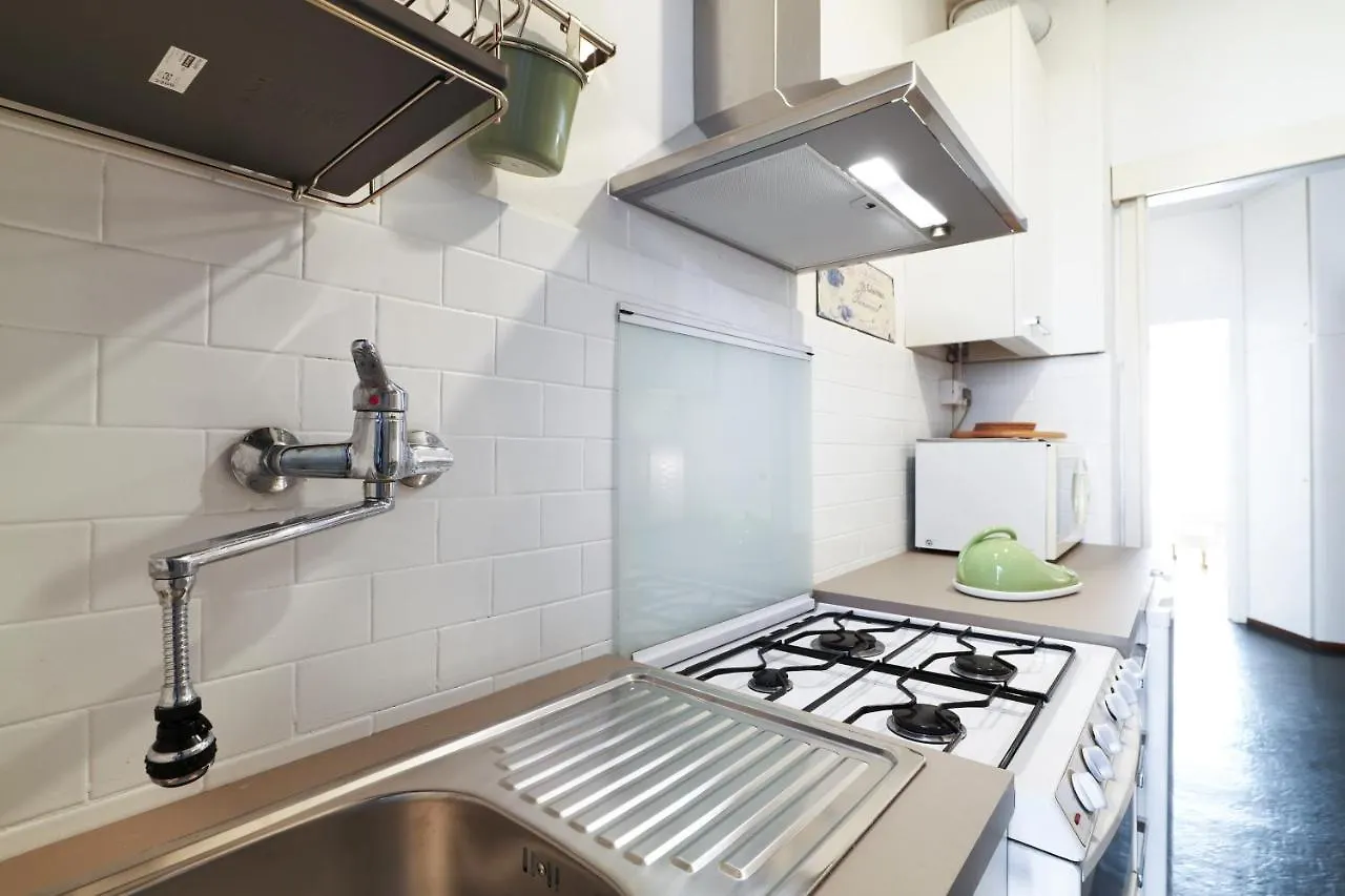 Appartamento Primopiano - Valparaiso Milano Italia