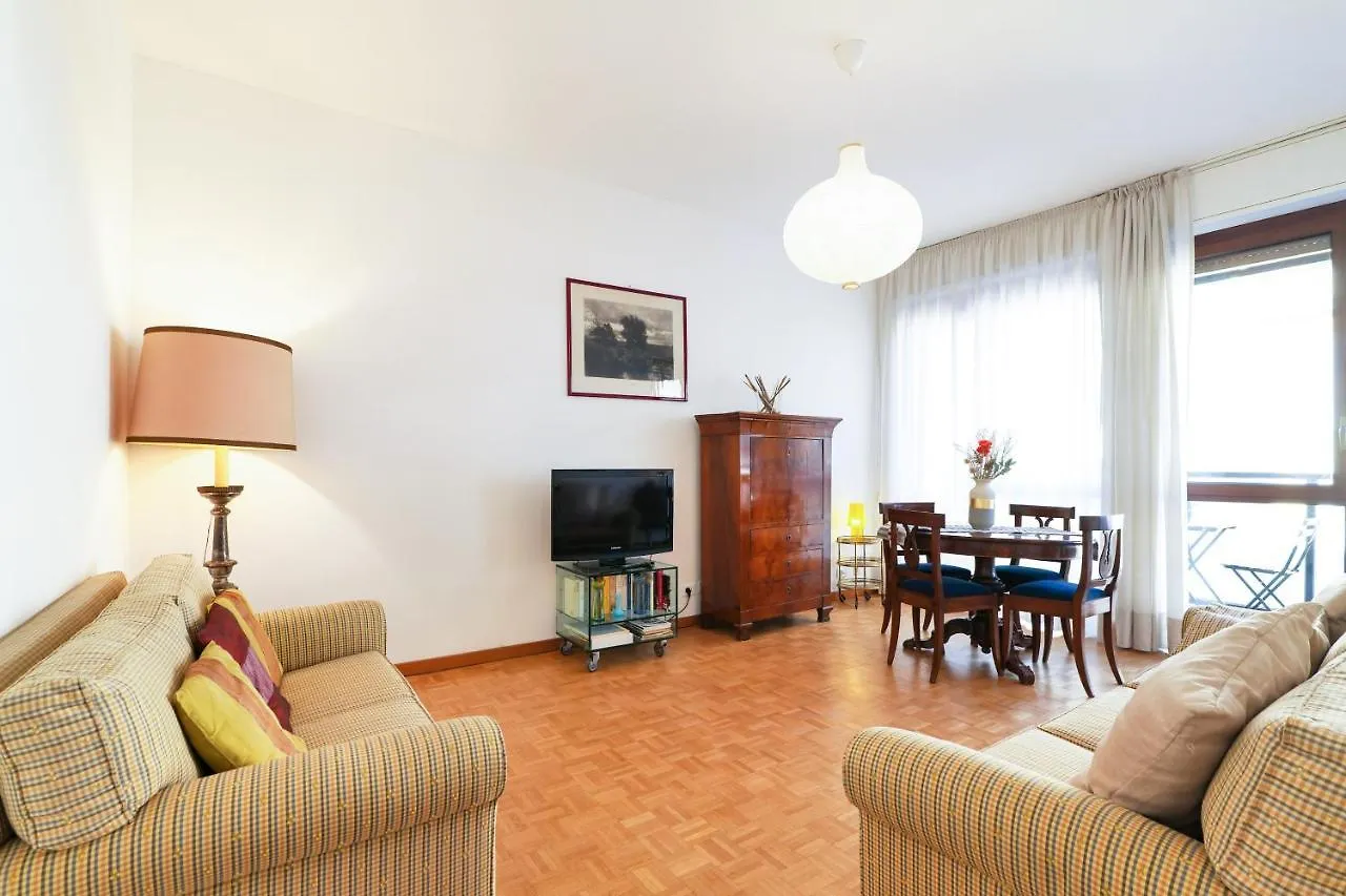 Appartamento Primopiano - Valparaiso Milano Italia